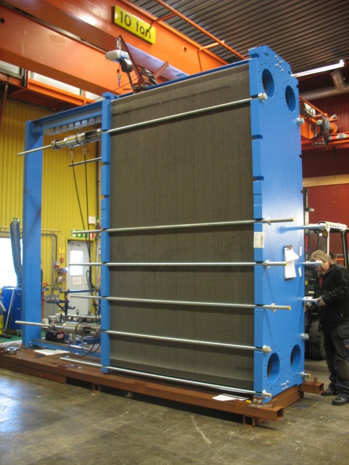 A heat exchanger with the largest heat transfer area ever installed in Israel.